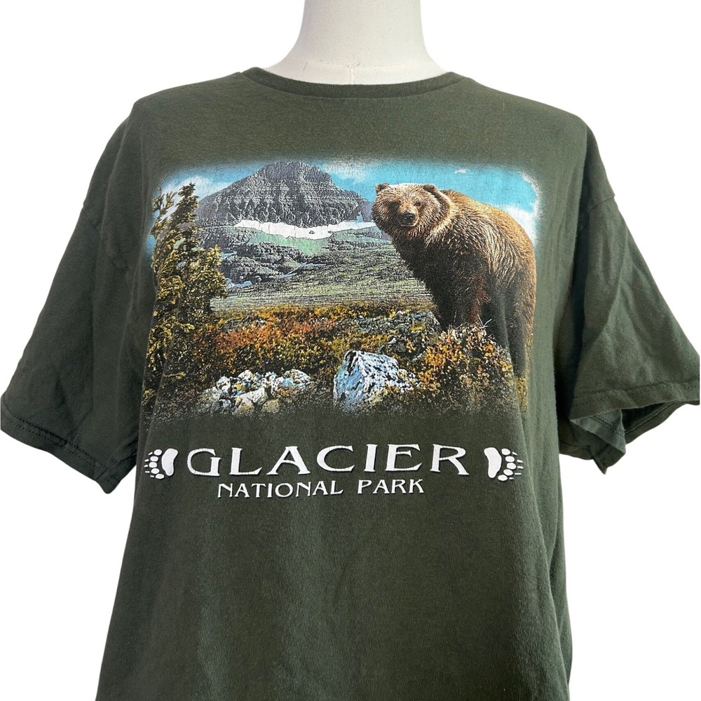 vintage graphic tee ~ bear/landsape scene glacier national park‎